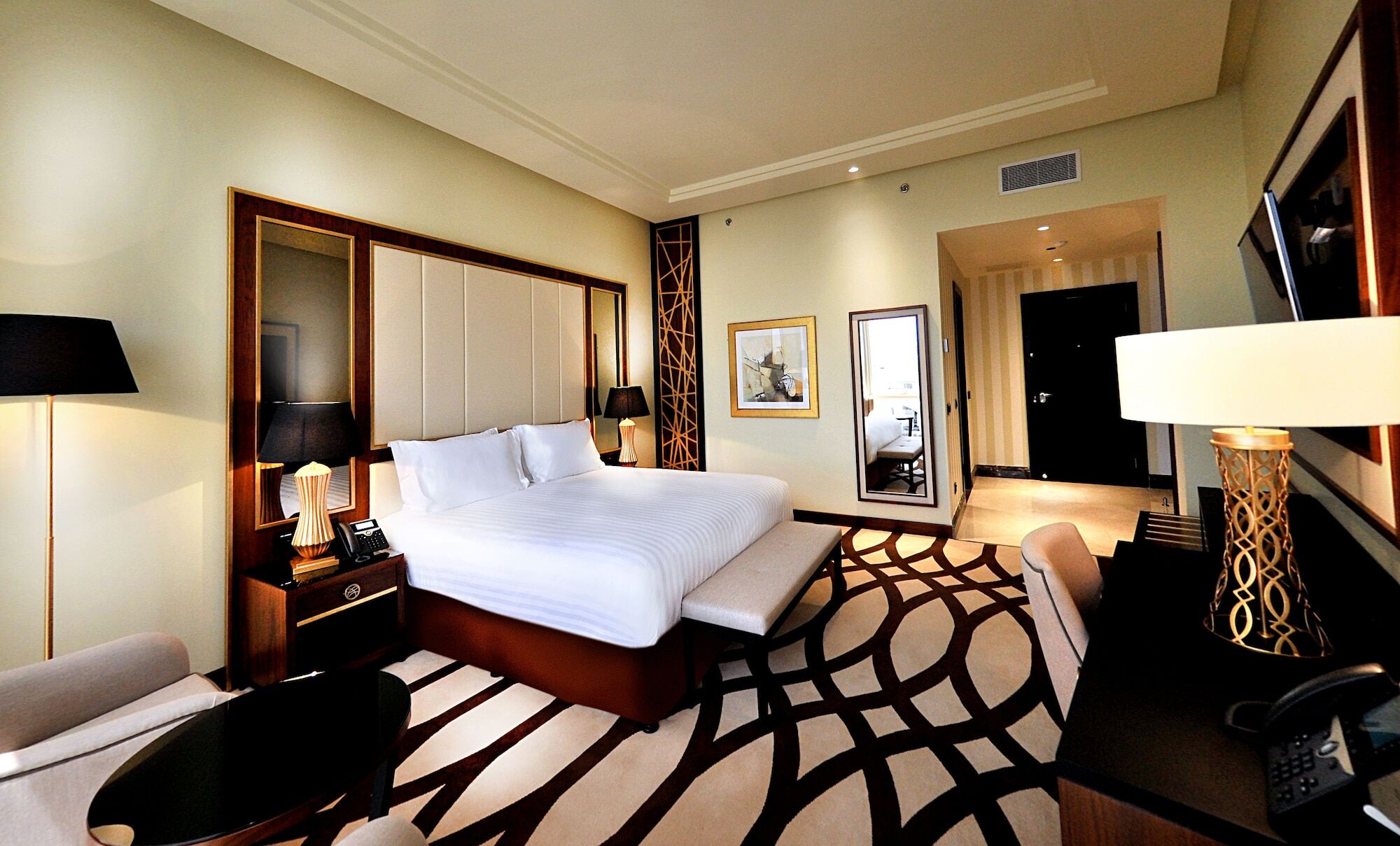 Hotel Bayat *